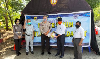 Memenuhi-Kebutuhan-Dapur-Umum,-Ditlantas-Polda-NTT-Terima-Bantuan-dari-Badan-Pendapatan-dan-Aset-Daerah-NTT