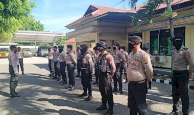 Kasat-Sabhara-Polres-Lembata-Berikan-Arahan-Serta-Motifasi-Kepada-Anggotanya-Ditengah-Mewabahnya-Covid-19