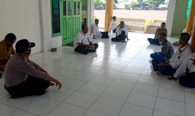 Cegah-Penyebaran-Virus-Corona,-Kapolsek-Pulau-Ende-Beri-Himbauan-Pada-Masyarakat