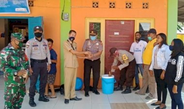 Agar-Masyarakat-Tidak-Mudah-Sakit,-Dapur-Umum-Polsek-Raimanuk-Bagi-Bubur-Kacang-Hijau-Cegah-Covid-19