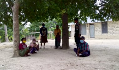 Bhabinkamtibmas,cegah-penyebaran-covid--19-ajak-warga-patuhi-protokoler-kesehatan