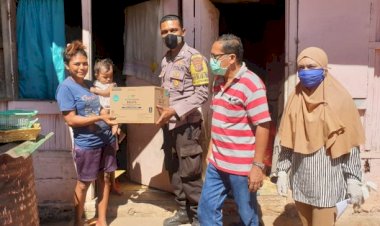 Mencegah-Kekurangan-Gizi,-Bhabinkamtibmas-Bersama-Petugas-Puskesmas-Kelurahan-Bakunase-II-Beri-Bantuan-Asupan-Gizi