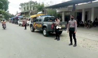 Imbauan-Cegah-Covid-19-di-Pasar-Lama,-Sat-Samapta-Polres-Belu-Minta-Warga-Jaga-Jarak-dan-Pakai-Masker