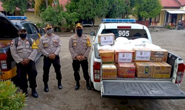 Gerakan-Bakti-Sosial-Serentak,-Polres-Ende-Dan-Bhayangkari-Cabang-Ende-Kembali-berbagi-Paket-Sembako