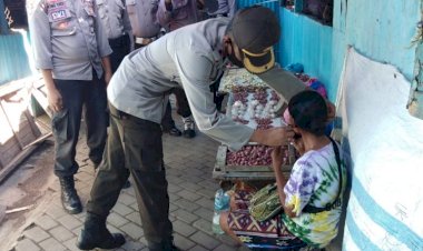 Personil-Gabungan-Staf-Polres-Sikka-Lakukan-Patroli-Dan-Himbauan-Cegah-Covid-19