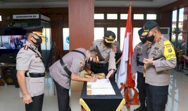 Kapolda-NTT-Pimpin-Upacara-Sertijab-Sejumlah-Pejabat-Utama-dan-Kapolres-Jajaran-Polda-NTT