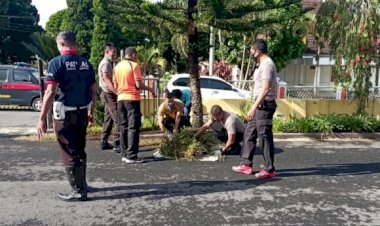 Jelang-New-Normal-Life,-Anggota-Polres-Bersihkan-Mako-Polres-Ngada