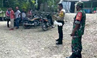 Masuk-New-Normal,-Brigpol-Junaedi-Bareng-Babinsa-Weluli-Ajak-Warga-Patuhi-Protokol-Kesehatan