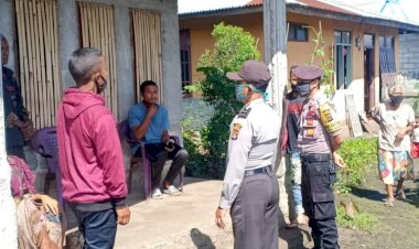 Polisi-Di-Ngada-Sosialisasi-New-Normal-ke-Masyarakat