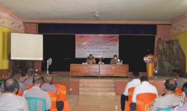 Kunjungan-Kerja-Ke-Polres-Sikka,-Irwasda-Polda-NTT-Lakukan-Tatap-Muka-Bersama-Seluruh-Personil