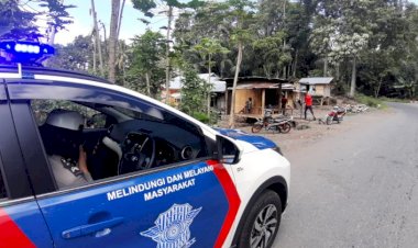 Dengan-Pengeras-Suara-Mobil-Patroli,-Sat-Lantas-Sosialisasi-New-Normal