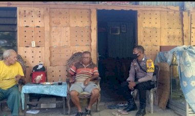 Diberlakukan-New-Normal,-Bhabinkamtibmas-Kelurahan-Oetete-Imbau-dan-Sambang-Tokoh-Masyarakat-Patuhi-Protokol-Kesehatan