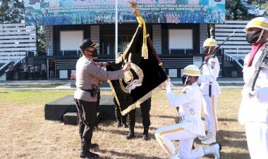 Dalam-Rangka-Hari-Bhayangkara-ke-74,-Polda-NTT-Gelar-Upacara-Pencucian-Pataka-Satya-Turangga-Wirasakti