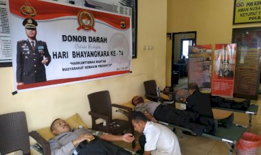 Dalam-Rangka-Hari-Bhayangkara-Ke-74,-Polres-Ngada-Gelar-Donor-Darah