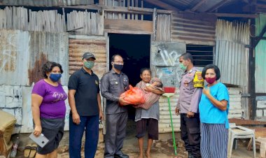 Dalam-Rangka-Hari-Bhayangkara-ke-74,-Biro-SDM-Polda-NTT-Salurkan-bantuan-Sembako-kepada-Warga-Terdampak-Covid-19