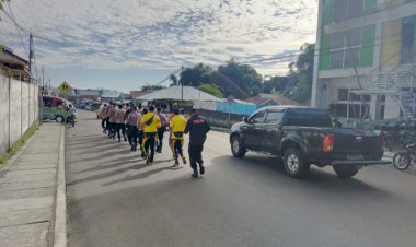 Jaga-Kebugaran,-Satsamapta-Polres-Manggarai-Rutin-Lakukan-Olahraga
