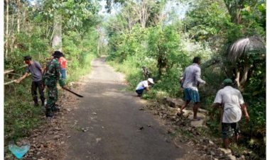TNI-POLRI-Mabar-Bersama-Masyrakat-Gelar-Gotong-Royong-Bersihkan-Sampah-di-Jalan