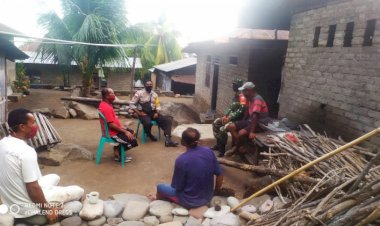 Bhabinkamtibmas-Bripka-Sefrin-Himbau-Warganya-Untuk-Selalu-Mengedepankan-Protocol-Kesehatan-Di-Era-NEW-NORMAL