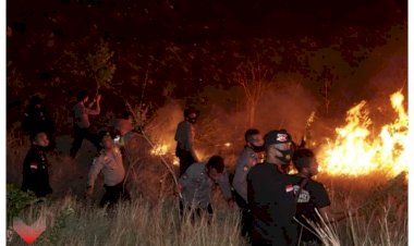 Personel-Polres-Manggarai-Barat-Berhasil-Padamkan-Api-di-Bukit-Silvya-Labuan-Bajo