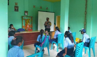 Kapospol-Koting-Sosialisasikan-Adaptasi-Kebiasaan-Baru-Pada-Siswa-SMP-Susila-Koting