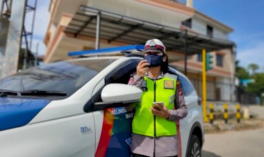 Penling-di-Simpang-Lima,-Satlantas-Ajak-Masyarakat-Pakai-Masker,-Jaga-Jarak-dan-Patuhi-Aturan-Lalu-Lintas