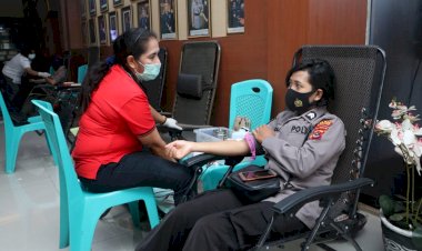 Dalam-Rangka-Hari-Polwan-ke-72,-Polwan-Polda-NTT-Gelar-Donor-Darah