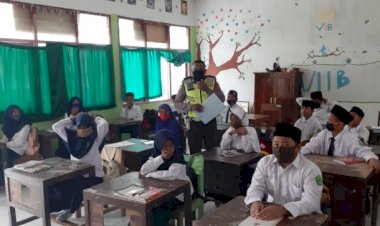 Dikmas-Lantas-Polres-TTS-Sosialisasi-ABK-dan-Beri-Imbauan-Tertib-Berlalu-Lintas