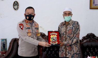 Silaturahmi-ke-Ketua-MUI-NTT,-Kapolda-NTT-Mohon-Doa-Restu