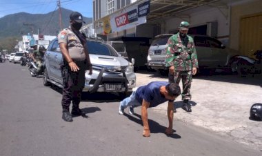 TNI-Polri-Bersama-Pemda-Beri-Sanksi-Push-Up-Bagi-Warga-Yang-Tidak-Menggunakan-Masker
