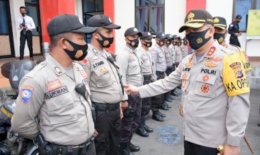 Kapolda-NTT-Cek-Kesiapan-Personil-Pengamanan-Pilkada-di-Wilayah-Hukum-Polres-Manggarai