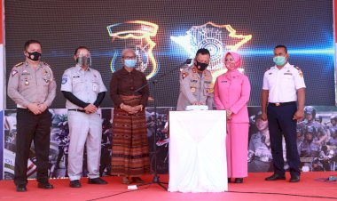 Kapolda-NTT-Irjen-Pol.-Drs.-Lotharia-Latif,-S.H.,-M.Hum-Launching-Program-Woman-Care-Day