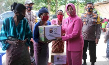 Polres-Belu-dan-Bhayangkari-Gelar-Bakti-Sosial-Untuk-Warga-Terdampak-Covid-19