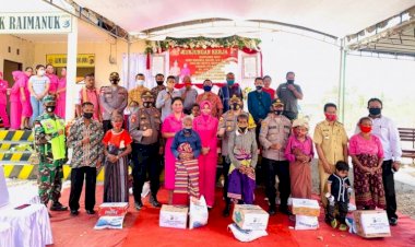 Peduli-Kasih,-Kapolres-Belu-dan-Ketua-Bhayangkari-Kembali-Gelar-Aksi-Sosial-untuk-Warga-Terdampak-Covid-19