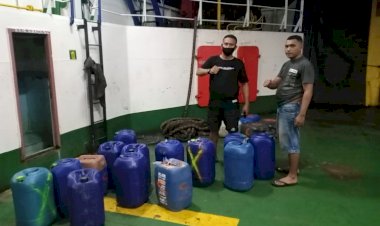 Polres-Alor-Gagalkan-Penyelundupan-Ratusan-Liter-Miras-Jenis-Sopi