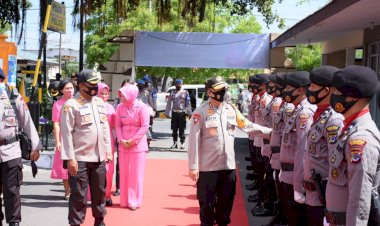 Polres-Sikka-Sambut-Kunjungan-Kerja-Kapolda-NTT-Irjen-Pol.-Drs.-Lotharia-Latif,-S.H.,-M.Hum.