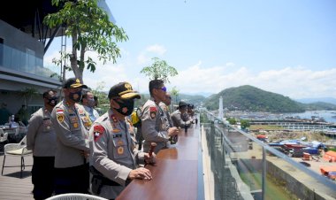 Kapolda-NTT-Turun-Langsung-Pantau-Pelaksanaan-Gladi-Simulasi-Protokol-Keamanan-dan-Keselamatan-di-DPSP-Labuan-Bajo