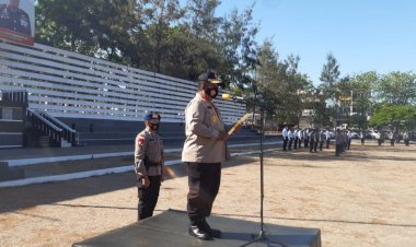 Pimpin-Apel-Pagi,-Wakapolda-NTT-Ajak-Personil-Untuk-Selalu-Tertib-Dalam-Pelaksanaan-Tugas