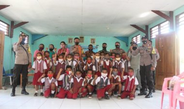 Tingkatkan-Minat-Baca-Pelajar,-Kapolres-Alor-Launching-Perpustakaan-Keliling