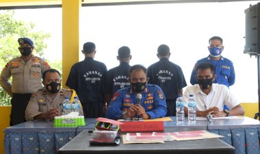 Kapal-penangkap-ikan-tak-berijin-dan-nahkoda-kapal-diamankan-Ditpolarud-Polda-NTT