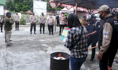 Wakapolda-NTT-Saksikan-Pemusnahan-Sisa-Surat-Suara-di-Kantor-KPU-Kabupaten-Ngada