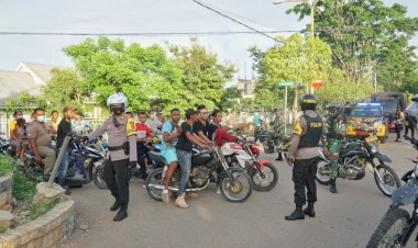 Gelar-Patroli-Pasca-Coblos,Gabungan-TNI-Polri-Bubarkan-Konvoi-Massa-di-Beberapa-Titik-di-Kota-Atambua