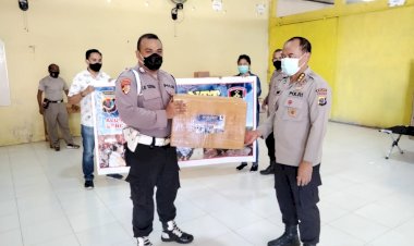 Ikatan-Alumni-Bintara-Polri-Gelombang-1-Tahun-2003-Beri-Bantuan-Sosial-kepada-Korban-Letusan-Gunung-Berapi-Ile-Ape-Lembata