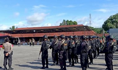 130-Brimob-Nusantara-dan-30-Personel-Sabhara-Siap-Amankan-Pleno-KPU-Sumba-Barat