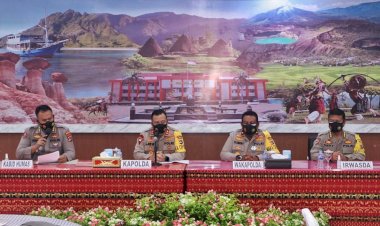Polda-NTT-Gelar-Konferensi-Pers-Akhir-Tahun-2020