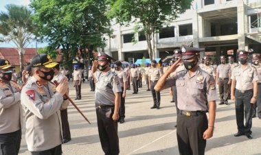 Kapolda-NTT-Pimpin-Upacara-Korp-Raport-Kenaikan-Pangkat-Personel-POLRI-dan-ASN