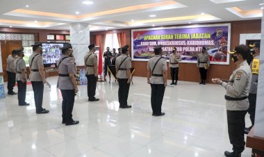 Kapolda-Pimpin-Upacara-Sertijab-Sejumlah-Pejabat-Utama-di-Lingkungan-Polda-NTT