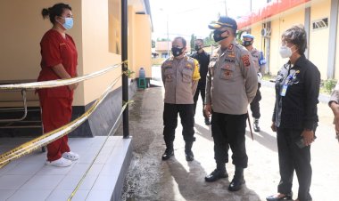 Kunjungi-RS-Bhayangkara-Titus-Uly-Kupang,-Kapolda-NTT-Cek-Ruang-Isolasi-Para-Pasien-Covid-19