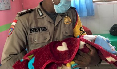 Aksi-Heroik-Bhabinkamtibmas-Polres-TTU-Bantu-Persalinan-Seorang-Ibu-di-Mobil-Dinas-Sat-Binmas