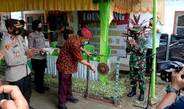 Bupati-dan-Wakapolres-Manggarai-Timur-Launching-Posko-Kampung-Tangguh-Nusantara-di-Borong