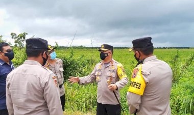 Kapolda-NTT-Cek-Lokasi-Tanah-Hibah-Pemda-Untuk-Pembangunan-Mako-Polres-Sumba-Tengah